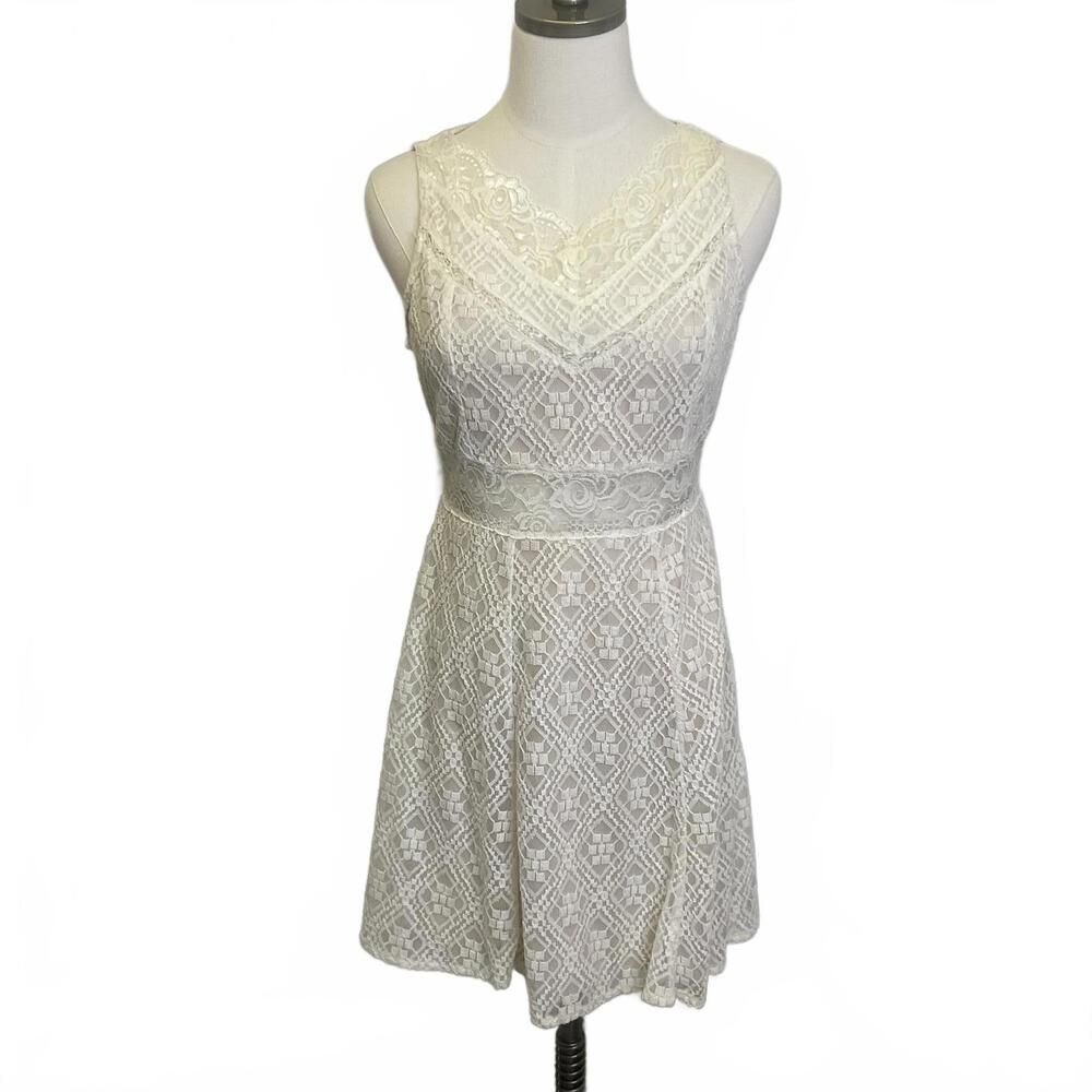 En Creme Women's Size Medium Nylon Blend Lace Overlay Sleeveless Mini Dress